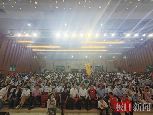 金港赢配资 “金箍棒”划亮荆楚文脉！六小龄童携“猴王精神”对话五百载书院